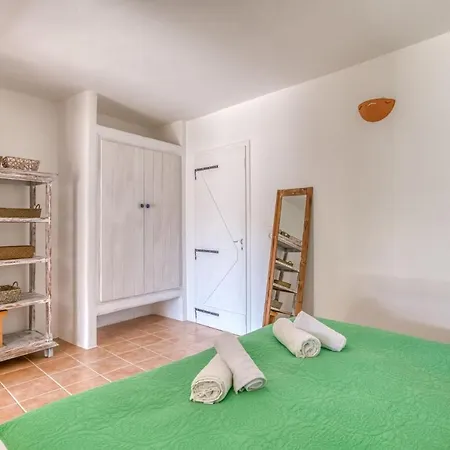 Willa Lefkes Village Living *